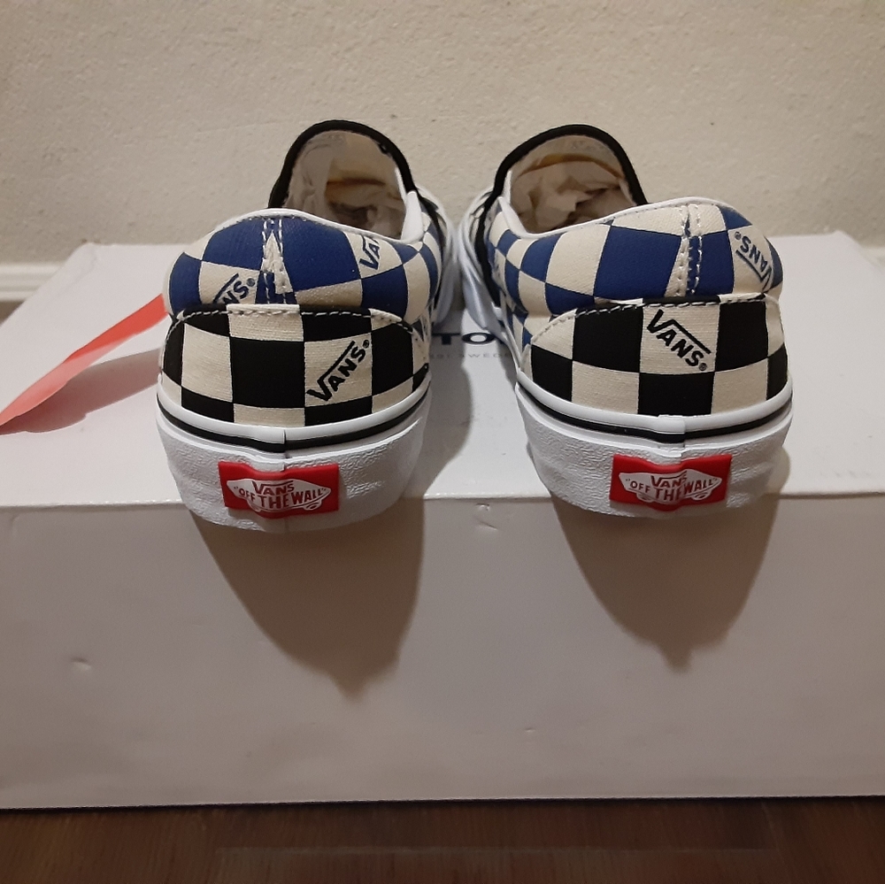 Vans - Picture 7 of 8